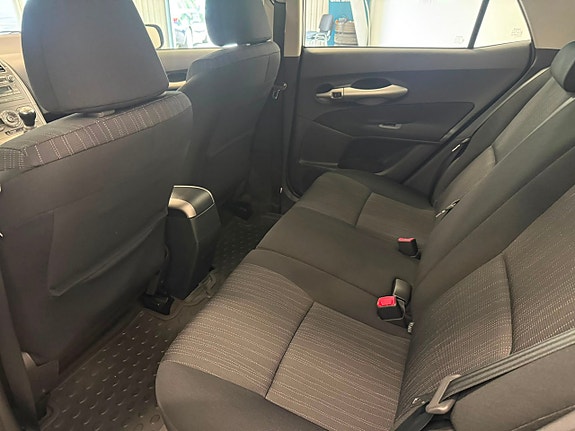 Toyota Auris 10 of 11