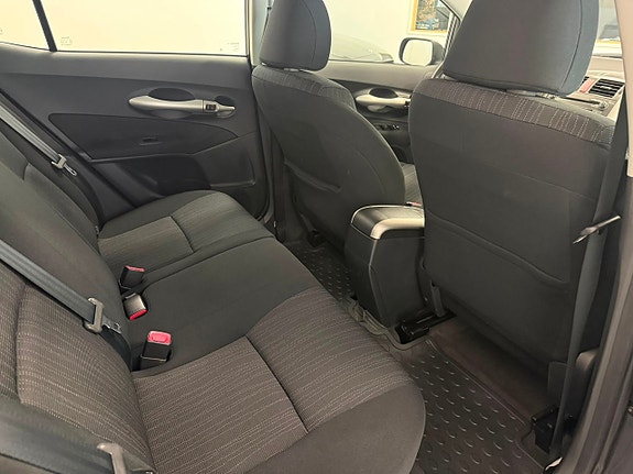 Toyota Auris 9 of 11