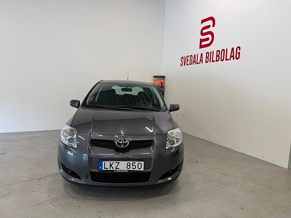 Toyota Auris 2 of 11