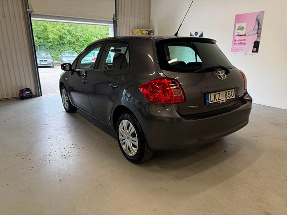 Toyota Auris 4 of 11