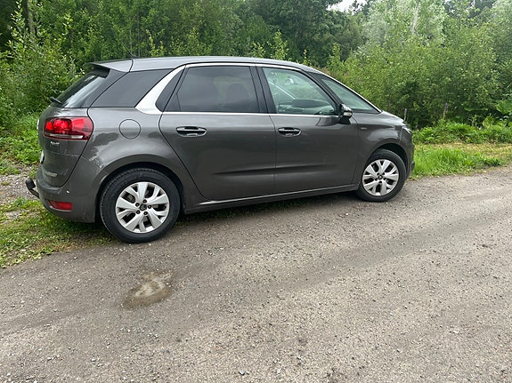 Citroen C4 Picasso 2 of 9