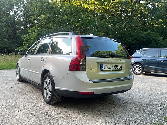 Volvo V50 4 of 5