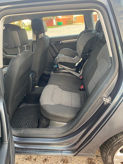 Volkswagen Passat 7 of 9