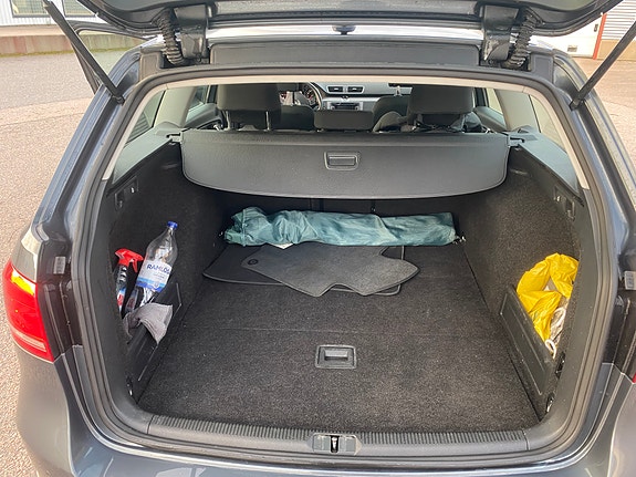 Volkswagen Passat 9 of 9