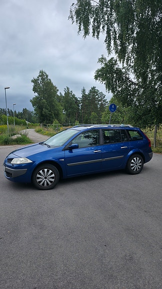Renault Megane II 2 of 9