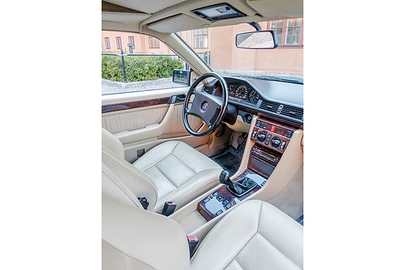 Mercedes-Benz 300 CE-24 2 of 3