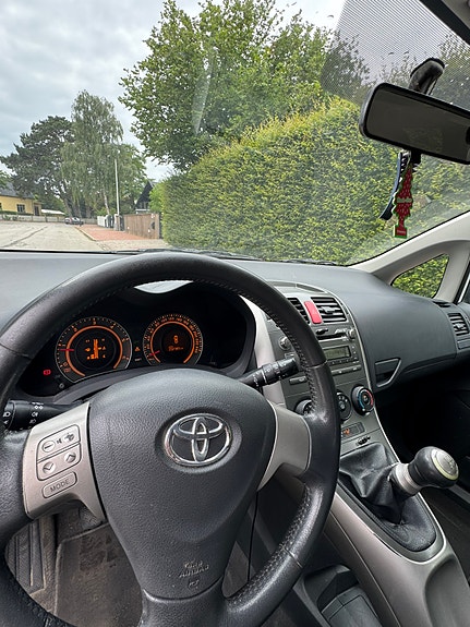 Toyota Auris 6 of 6