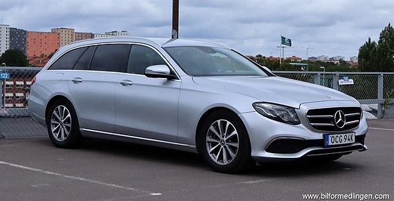 Mercedes-Benz E220 d 2 of 17