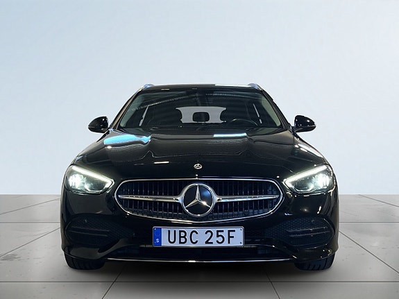 Mercedes-Benz C300 2 of 21