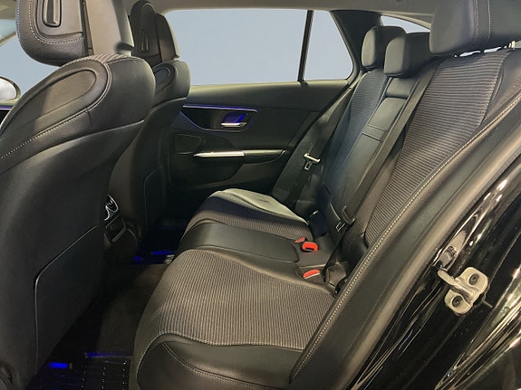 Mercedes-Benz C300 11 of 21