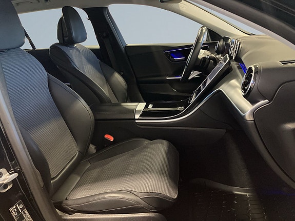 Mercedes-Benz C300 9 of 21