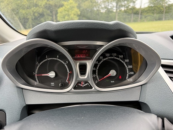 Ford Fiesta 10 of 10