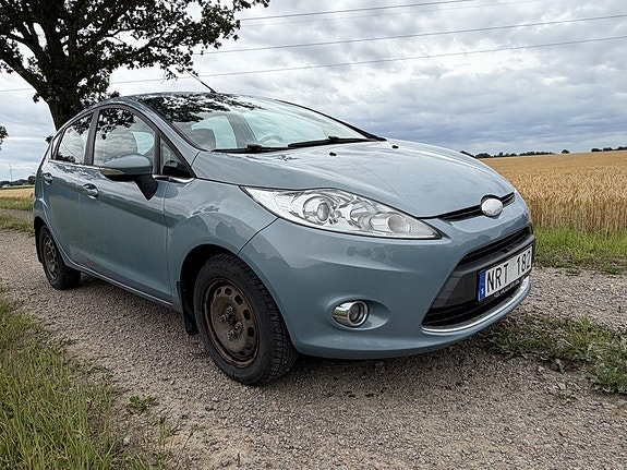 Ford Fiesta 2 of 10
