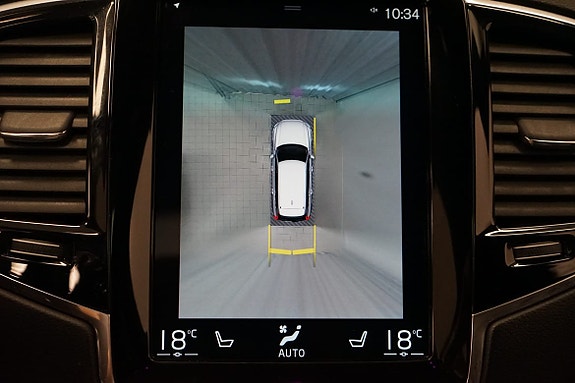 Volvo XC90 13 of 27