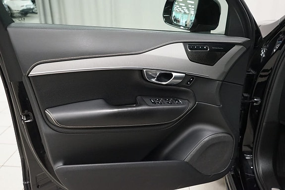 Volvo XC90 5 of 27