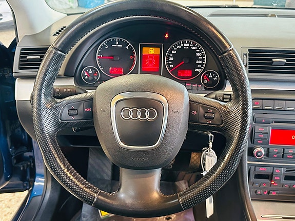 Audi A4 14 of 19