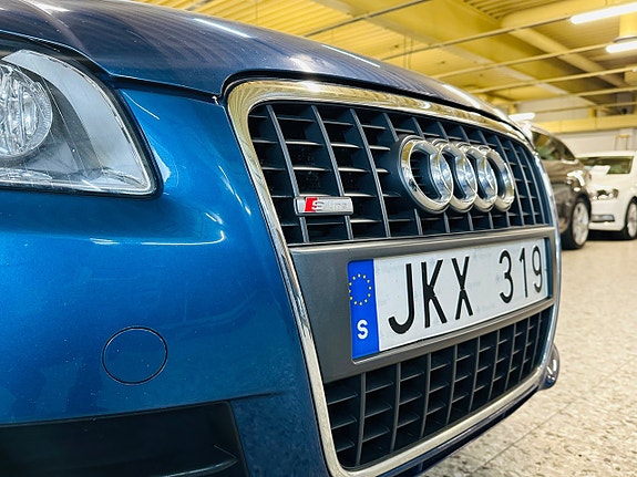 Audi A4 9 of 19
