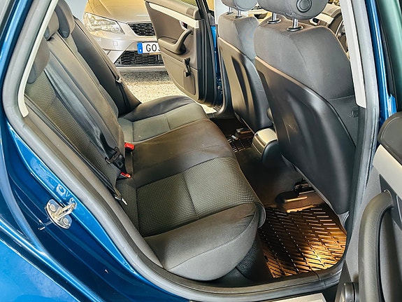Audi A4 15 of 19