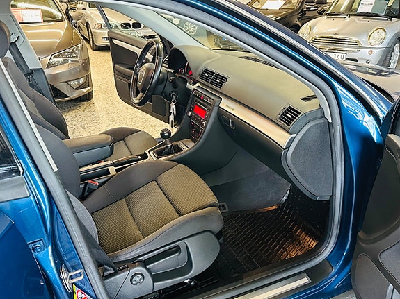 Audi A4 11 of 19