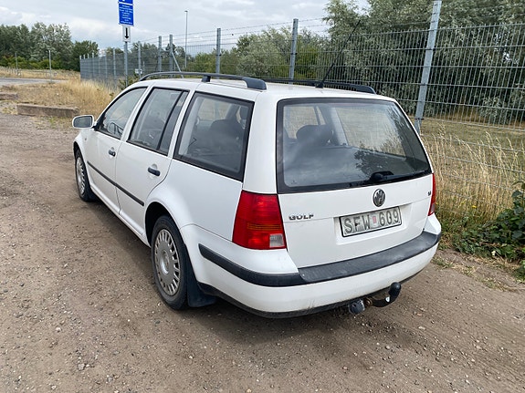 Volkswagen Golf IV 2 of 4