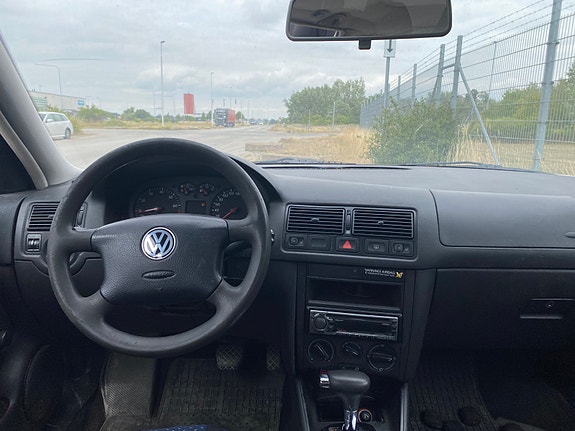 Volkswagen Golf IV 3 of 4