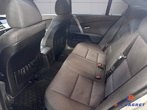 BMW 520i 10 of 12