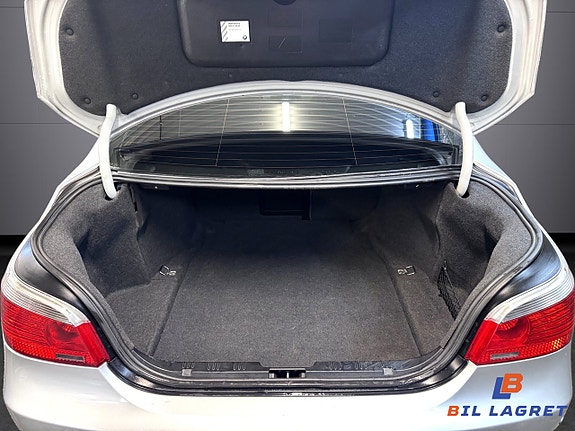 BMW 520i 11 of 12