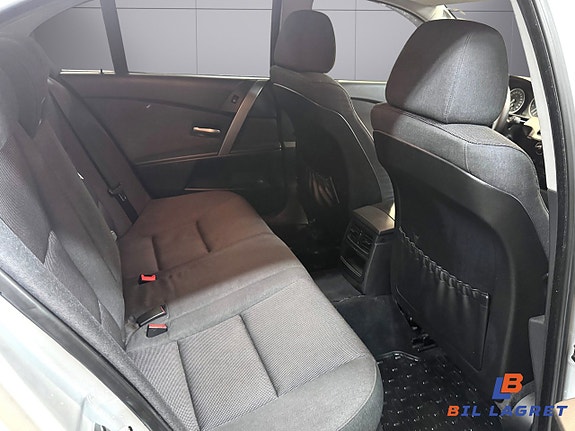 BMW 520i 8 of 12