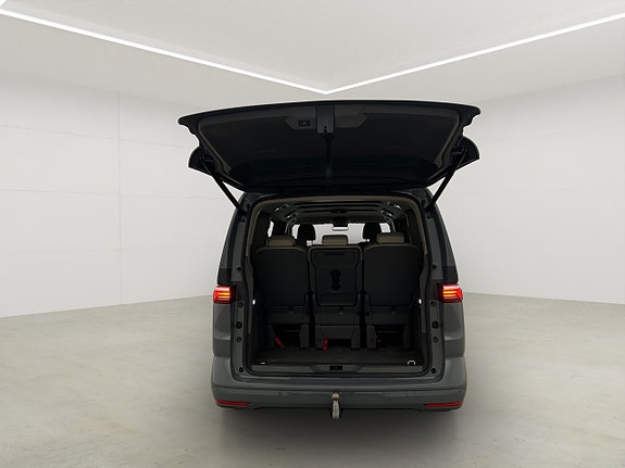 Volkswagen Multivan 12 of 30