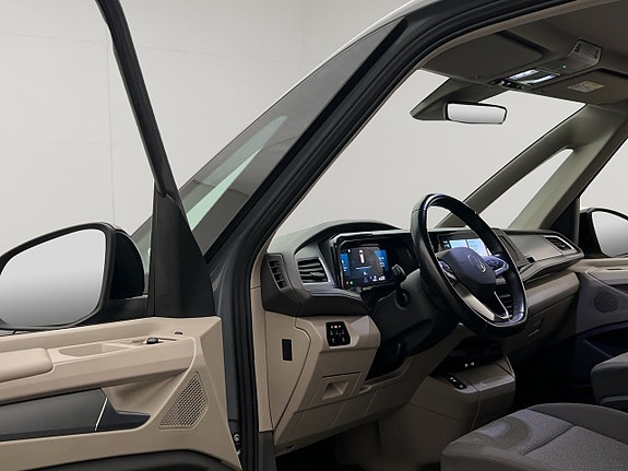 Volkswagen Multivan 15 of 30