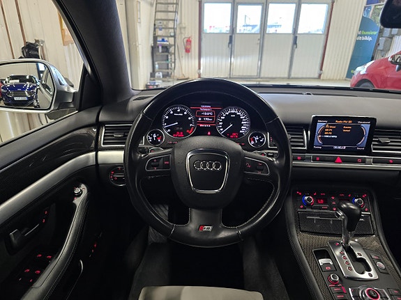 Audi A8 14 of 30