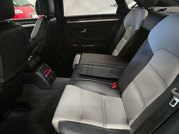 Audi A8 24 of 30