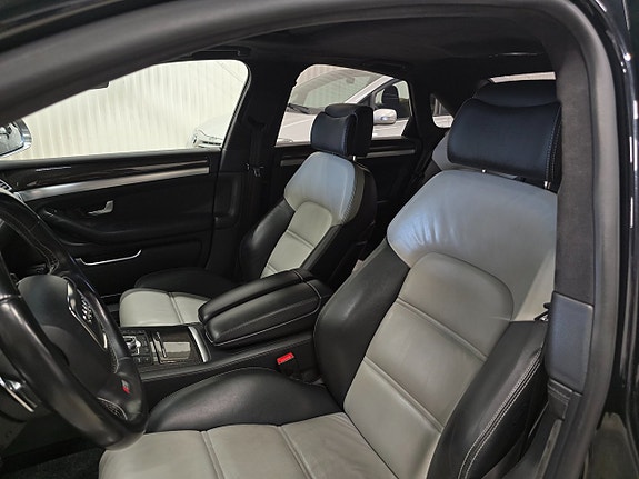 Audi A8 21 of 30