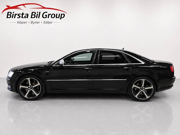 Audi A8 7 of 30