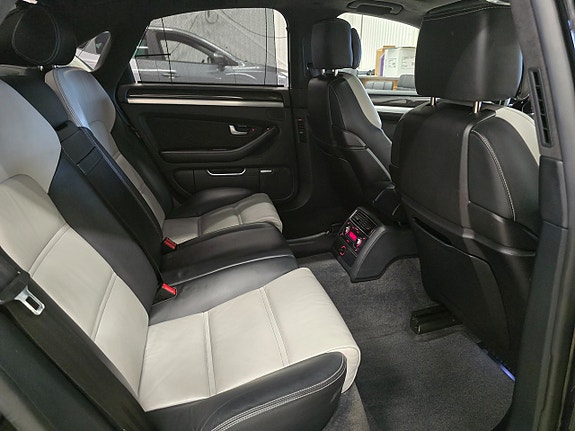 Audi A8 23 of 30