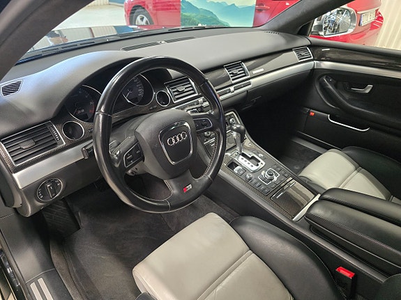 Audi A8 18 of 30