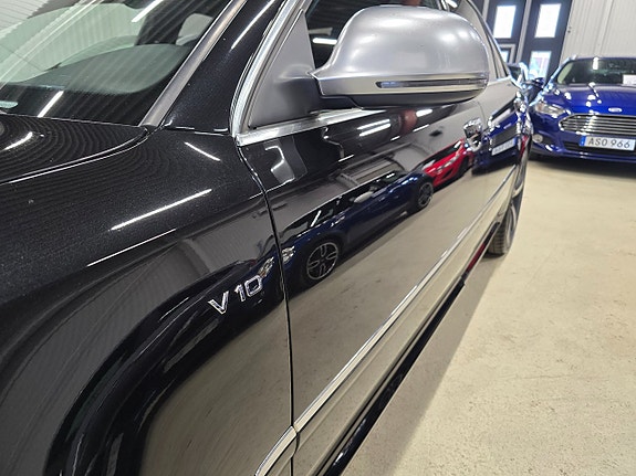 Audi A8 12 of 30