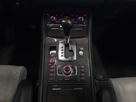 Audi A8 26 of 30