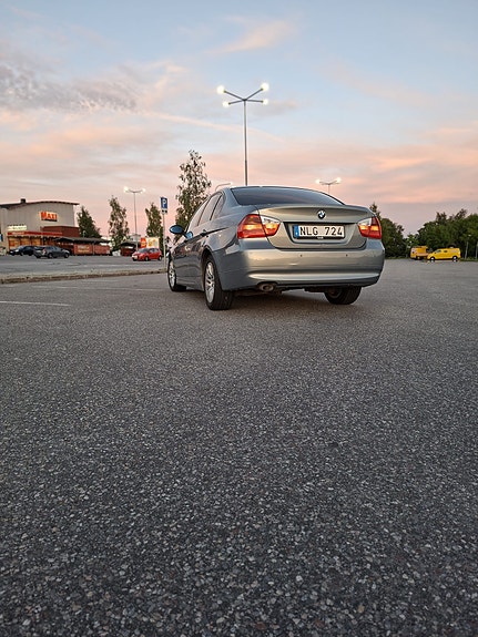 BMW 320d 5 of 5