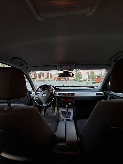 BMW 320d 9 of 11