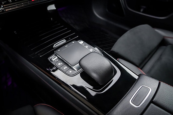 Mercedes-Benz CLA250 e 16 of 26