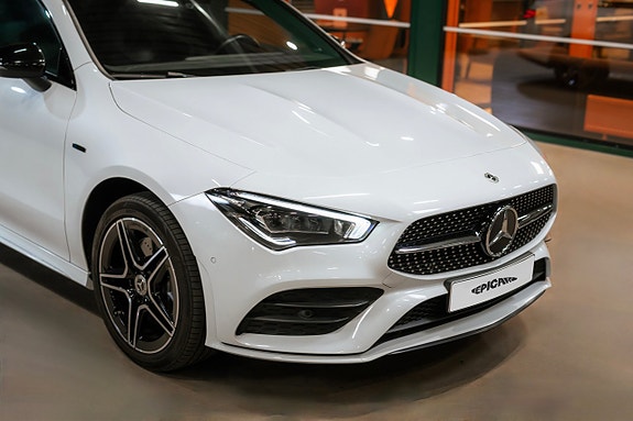 Mercedes-Benz CLA250 e 2 of 26