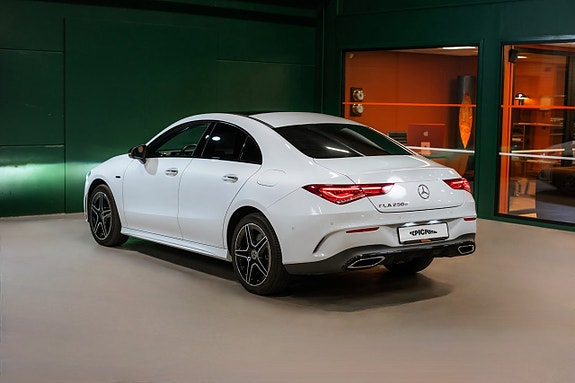 Mercedes-Benz CLA250 e 3 of 26
