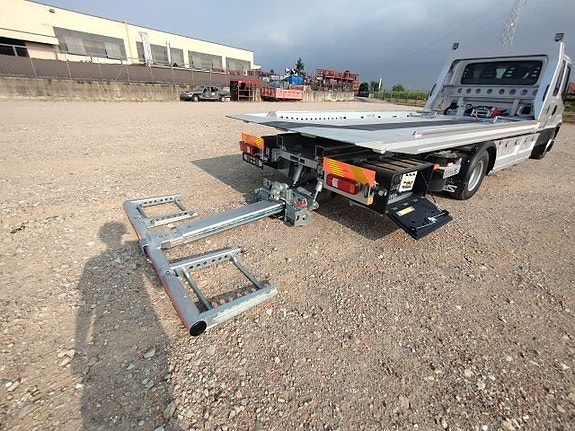 Iveco Daily dubbelhytt bärgningsbil 8 of 12