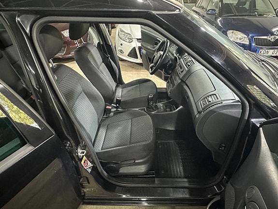 Skoda Roomster 8 of 30