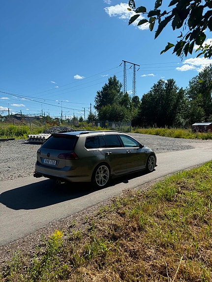 Volkswagen Golf VII 4 of 5