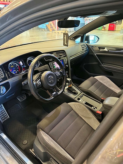 Volkswagen Golf VII 5 of 5