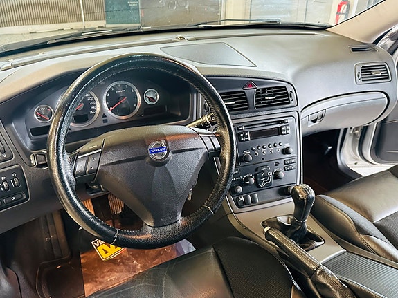 Volvo V70 12 of 14