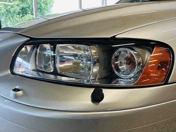 Volvo V70 8 of 14