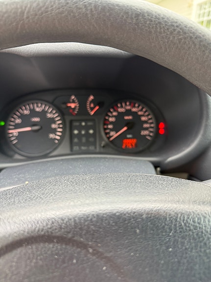 Renault Clio 9 of 12